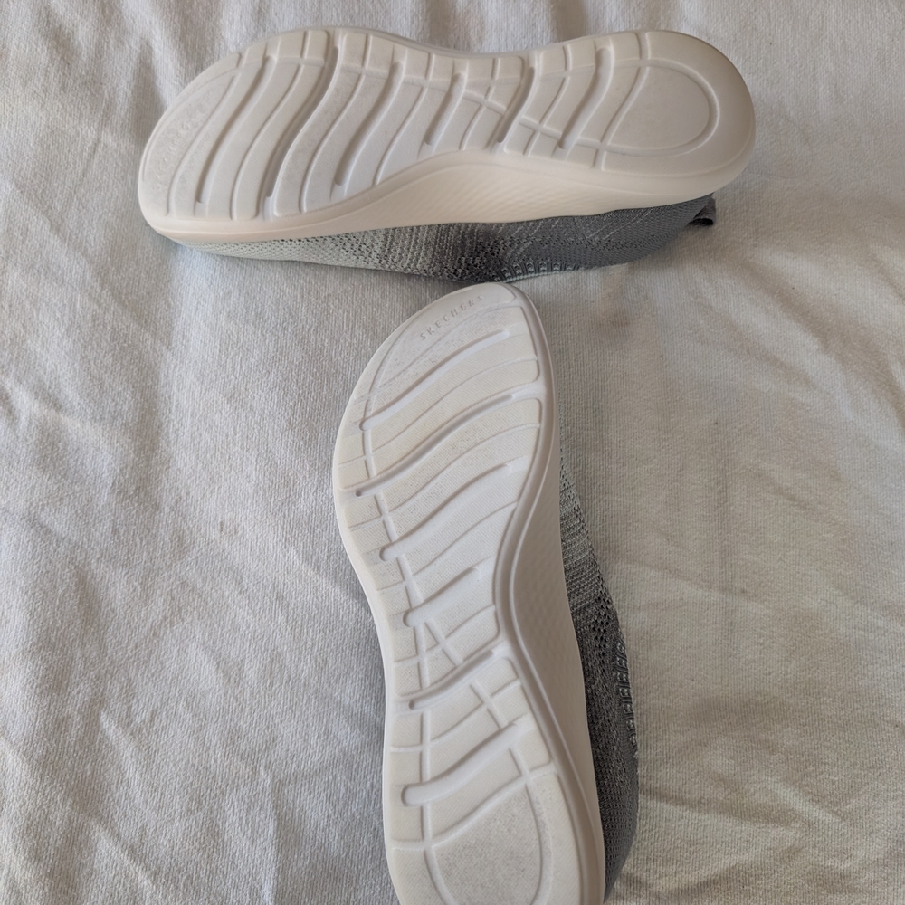 Skechers Gray and White Sneakers with Breathable Mesh and Slip-On Design - Picture 2 of 4